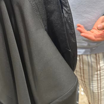 Yanlış Ürün Teslimi Ve Bozulmuş Ceket, İlgisiz Mağaza