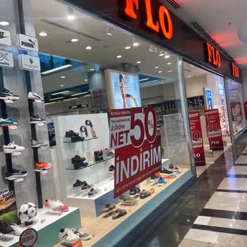 Vitrinde Satılamaz Ürün Ve Yanıltıcı Personel Yaklaşımı