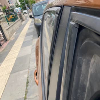 Arka Kapı Cam Fitillerinin Ayrılması Ve Rüzgar Sesi Sorunu