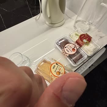 Harras Dondurmasının Keskin Kapak Kenarı Elimi Kesti, Güvenlik Endişesi