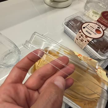 Harras Dondurmasının Keskin Kapak Kenarı Elimi Kesti, Güvenlik Endişesi