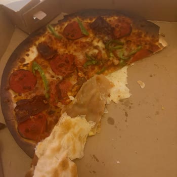 Çiğ Ve Yanmış Pizza İçin Tam İade Talebi