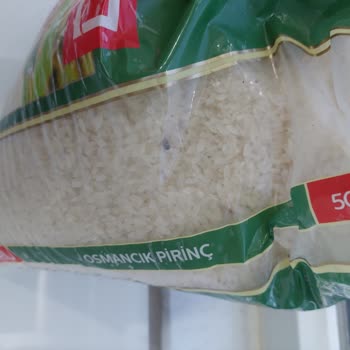 Duru Pirinçte Kurt ve Kelebekler Oluştu