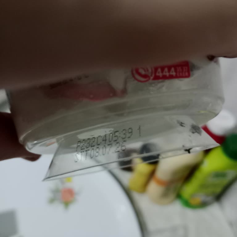 Açık Bozuk Süt Ve Son Kullanma Tarihi Yaklaşan Muhallebi İçin İade Talebi