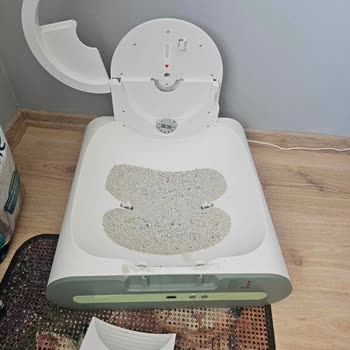 Kum Haznesi Kenardan Açılıyor Ve Alt Kısmı Sürekli Kumla Dolduruyor