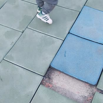 Yozgat Park Oyun Alanı Zemini Güvensiz, Çocuklar Tehlikede, Yenilenmesi Gerekiyor