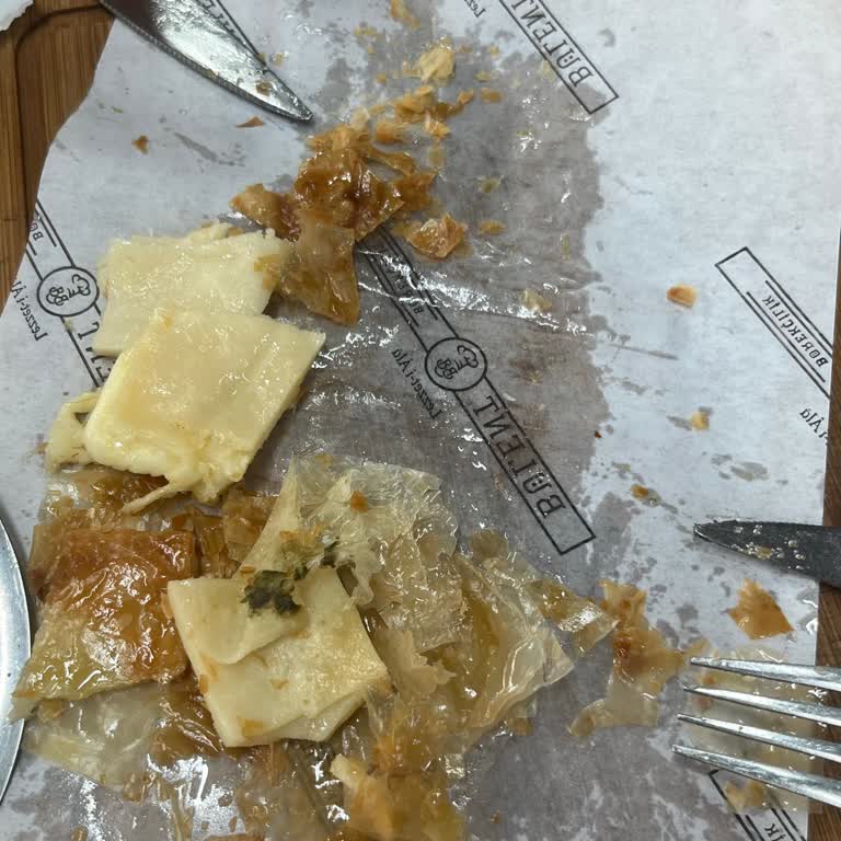Bülent Börek Şubesinde Yabancı Madde Ve Hijyen Şoku