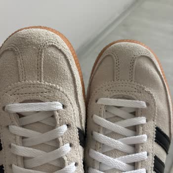 Adidas Spezial Ayakkabısında Renk Ve Şekil Uyuşmazlığı