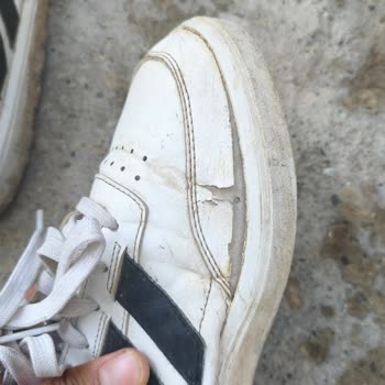 FLO’dan Satın Alınan Adidas Spor Ayakkabısında Kısa Sürede Çatlama Ve Yırtılma, Garanti Reddi