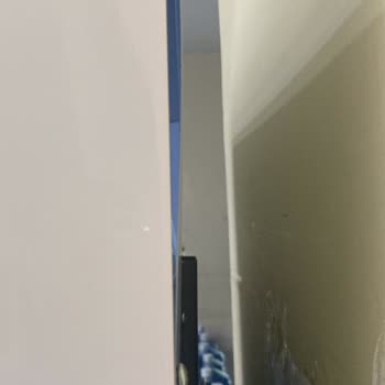 Hasarlı Şenocak Dikey Meşrubat Dolabı Ve Yetersiz Servis