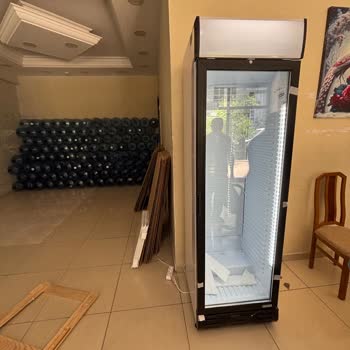Hasarlı Şenocak Dikey Meşrubat Dolabı Ve Yetersiz Servis