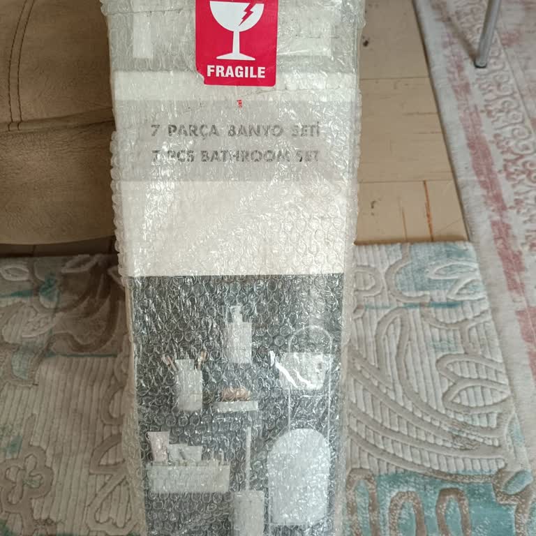 Akrilik Olduğu Söylenirken Plastik Satılan Ürün İçin İade Reddi