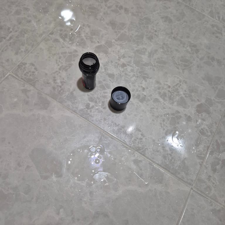 Kapak Aniden Çıktı Ve Sıvı Üzerime Dökülerek Güvenlik Riski Oluşturdu