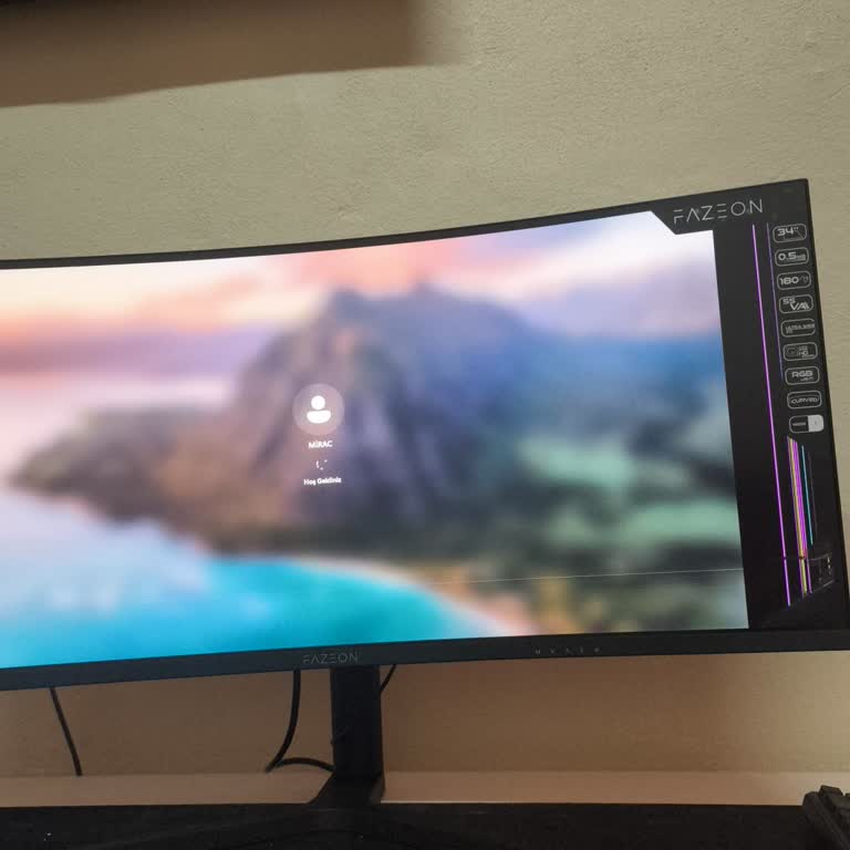 Kırık Monitör Ve Uzun İade Bekleyişi