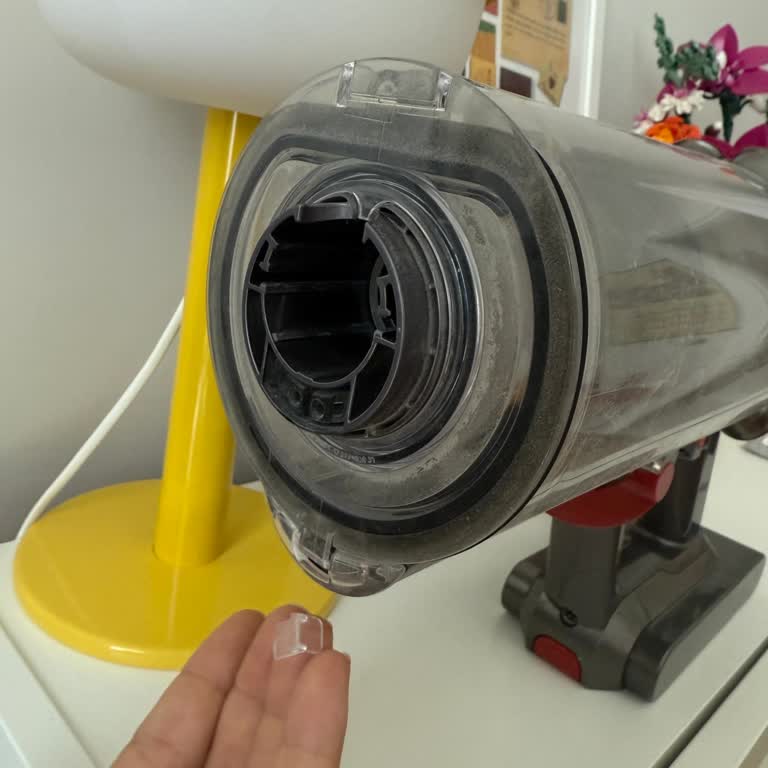 Dyson V15 Hazne Kapağı Kırıldı, Garanti Dışı Ve 3.299 TL Değişim Ücreti Talebi