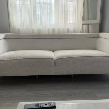 İstikbal Koltuğunda Leke Ve Çökme, Yetkisiz Servisin İlgisiz Tutumu