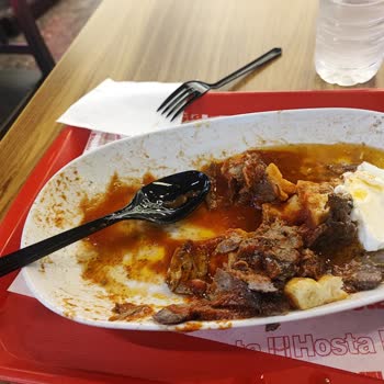 Kızılay Karanfil 1 Şubesinde Bol Sulu Ve Özensiz İskender