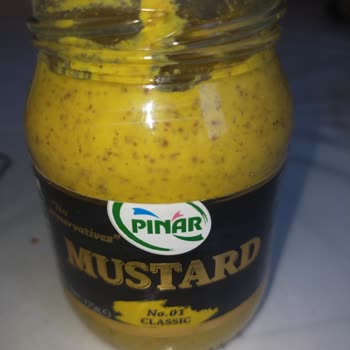 Pınar Hardalın İçinden Sinek Çıkması