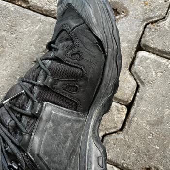 Salomon Botunun İç Kısmı Açıldı Ve Çatladı, Satıcıdan Geri Dönüş Yok