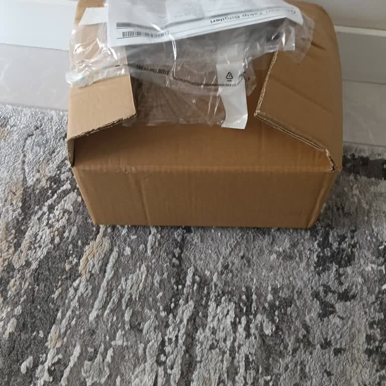 PTT Kargo’da Yırtık Kutu Ve Özensiz Paketleme