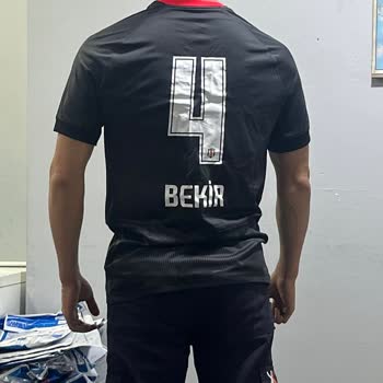 Beşiktaş Kartal Yuvası'ndan Alınan Formada Sponsor Logoları Eksik Ve Destek Yok