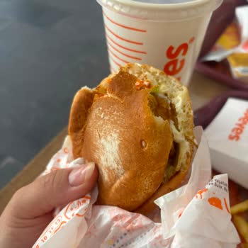 Winston AVM’de Popeyes Ve Burger King’de Hijyen, Hizmet Ve Ödeme Problemleri