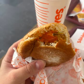 Winston AVM’de Popeyes Ve Burger King’de Hijyen, Hizmet Ve Ödeme Problemleri