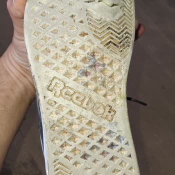 Reebok Ayakkabısının Tabanı Kısa Sürede Yarıldı, Değişim Ve İade Talebi Reddedildi