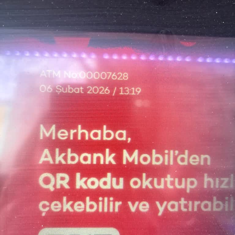 ATM'de Yutulan 800 TL İçin Cevap Bekleyen Öğrencinin Şikayeti