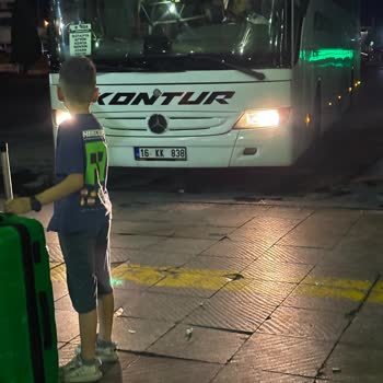 Şoförün Sigara İçmesi, Telefon Kullanması Ve Şarkı Söylemesi Yolculuğu Kabusa Dönüştürdü