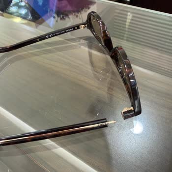 Prada Güneş Gözlüğüm Opmar Optik’te Yanıltıcı İşlem Sonrası Kırıldı