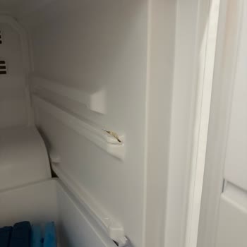 Yeni Vestel Buzdolabının Çekmece Kızakları Kırıldı, Garanti Reddedildi