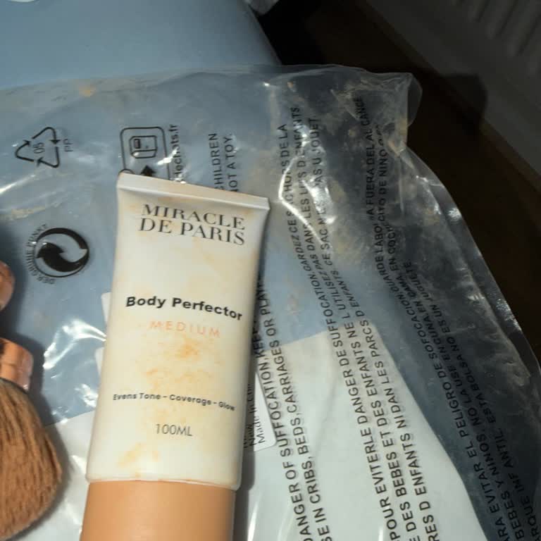 Miracle de Paris Body Makeup Transfers Badly, Stained My Clothes