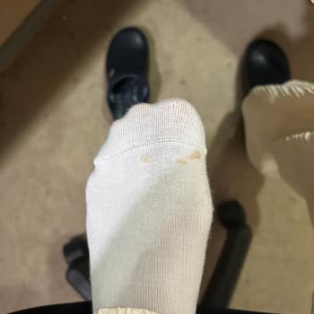 Bambi Kadın Terliği İç Derisi Keskin Olup Ayağımı Kanattı