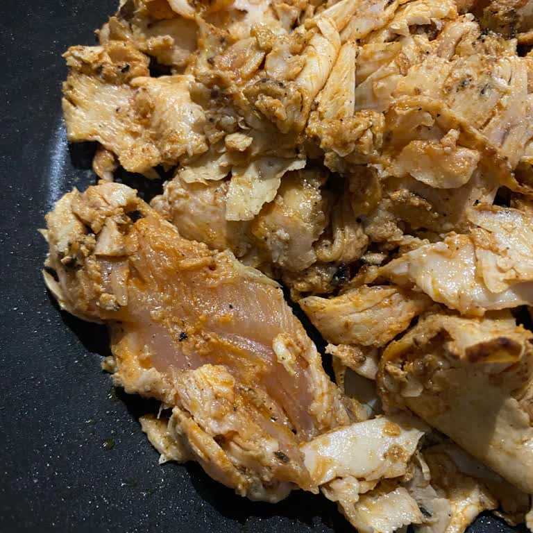 Pişmiş Dönerde Çiğ Tavuk Parçası Tespiti Sağlık Riski Oluşturuyor