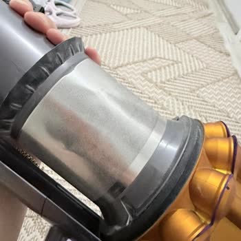 Dyson V15 Bağlantısı Normal Kullanımda Kırıldı, Kullanıcı Hatası İddiası
