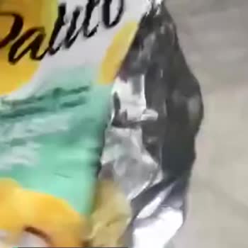 BİM "Patito" Markalı Cipsin İçinden Plastik Çıktı