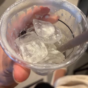 Kahve Dünyası'ndan Buzla Dolu Latte, Yetersiz İçerik