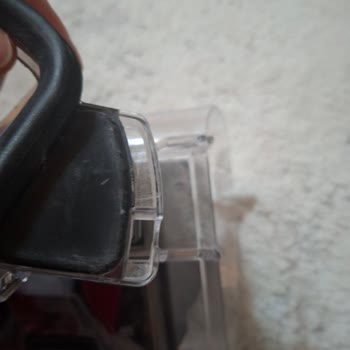 Dyson Toz Haznesi Kapağı Kapanmıyor, Ücretsiz Parça Değişimi Talebi