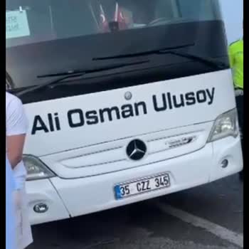Yakıt Biten Otobüs Orta Yolda Durdu, Yolcular Bilgilendirilmedi Ve Yardımcı Olunmadı