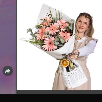 Görseldeki Çiçek Gerçekte Küçük Ve Zayıf Çıktı