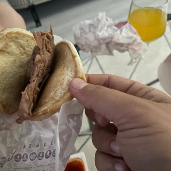 Arby's Burger İçinin Boş Olması Ve İade Talebi