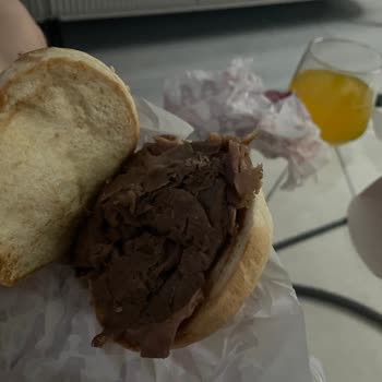 Arby's Burger İçinin Boş Olması Ve İade Talebi