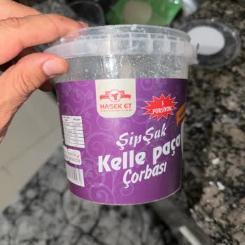 Ambalajda Et Dolu Görünen Çorba, Gerçekte Sadece Su Ve Buz
