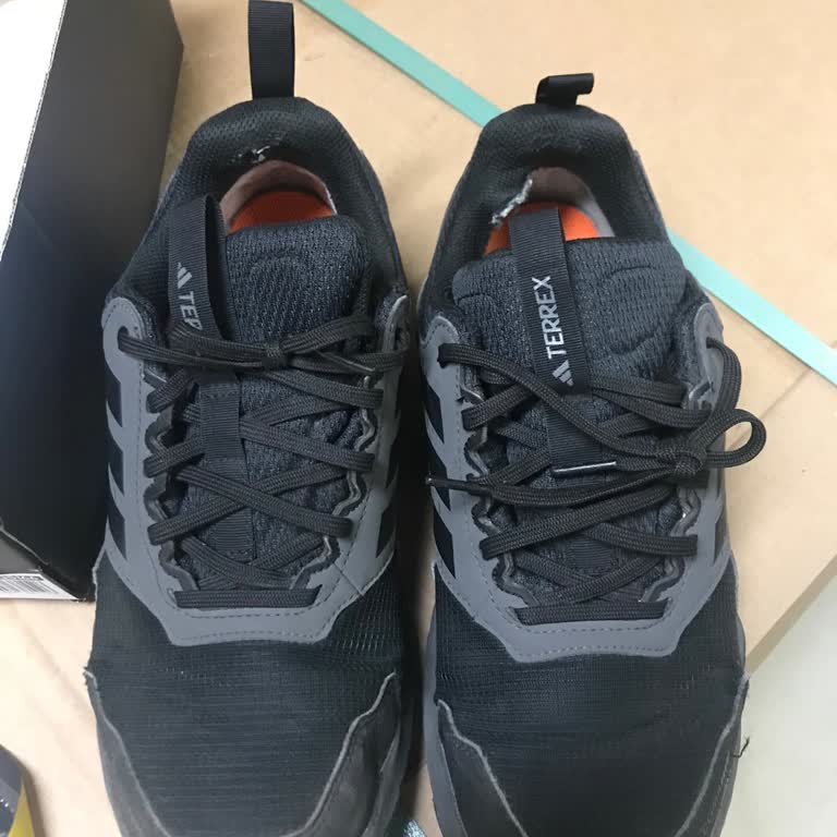 6 Ay Önce Satın Alınan Adidas Ayakkabısının Yırtılması Ve İade Talebi