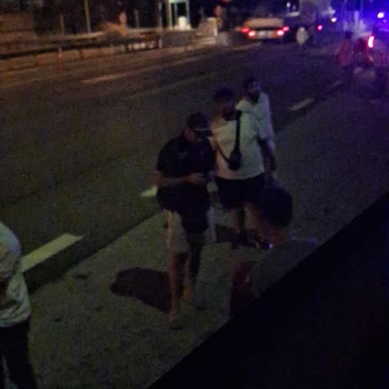 Geciken Otobüs Ve Patlayan Lastik Nedeniyle Güvenlik Riski Ve Konforsuz Seyahat