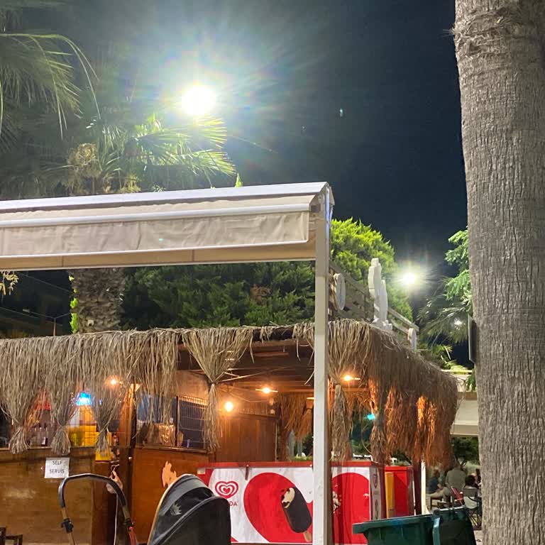 Palmiye Cafe İzmir Çalışanların Tavrı