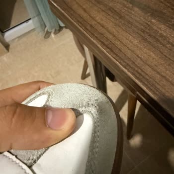 Reebok Süet Ayakkabısının Dört Kullanımdan Sonra Yırtılması Ve Değişim İsteği