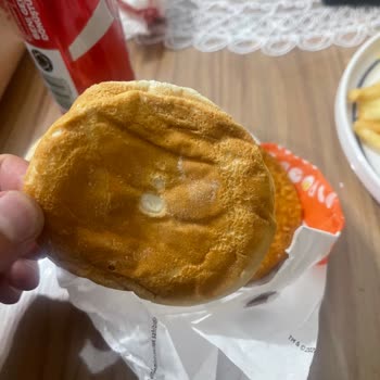 Şişli Burger King Şubesinde Bozuk Sebzeler Ve Bayat Ekmek, Gıda Güvenliği Endişesi