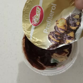 Bursa Kızılcıklı Furpa Şubesinde Profiterol Küflenmiş Olarak Satın Alındı